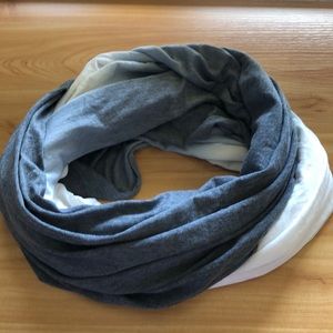 Super soft Nike wrap around scarf